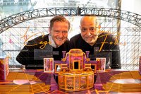 Andreas Gergen mit dem Bühnenbilder Walter Vogelweider