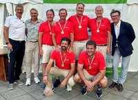Murhof (stehend von links nach rechts): Turnierdirektor Michael Resch, Thalersee-Clubmanager Gernot Komander, Rudolf Hofer, Bernhard Wolfberger, Klaus Geyrhofer, Michael Szmej, StGV-Präsident Dr. Kurt Klein. – Hockend: Bernd Reininghaus, Gerald Stangl.